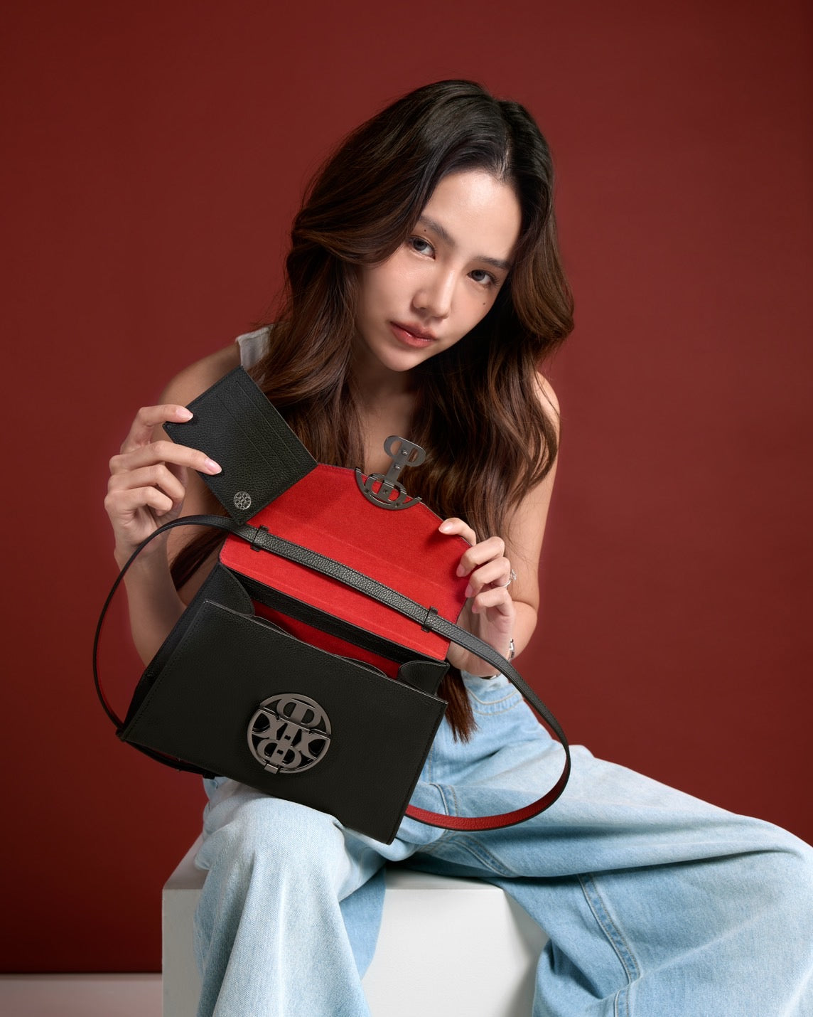 เฉดสีของ Miss Reina ของเรา - ARCHITA